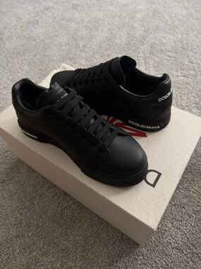Dolce & Gabbana Men’s Black Leather Low-Top Lace-Up Sneakers